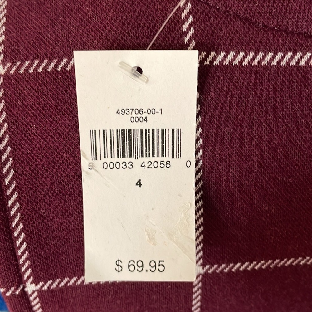 GAP NWT 
Women’s 3 season dress size 4
Burgundy